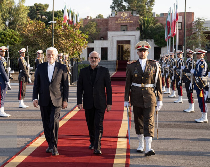 عارف:همکاری‌های ایران با شانگهای گسترش یافته و 10 سند جدید آماده امضاست/ در اجلاس شانگهای مواضع ایران را مطرح می‌کنم